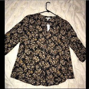 🌻•MAURICES• NWT Floral Button-Up Top 🌻• LARGE•